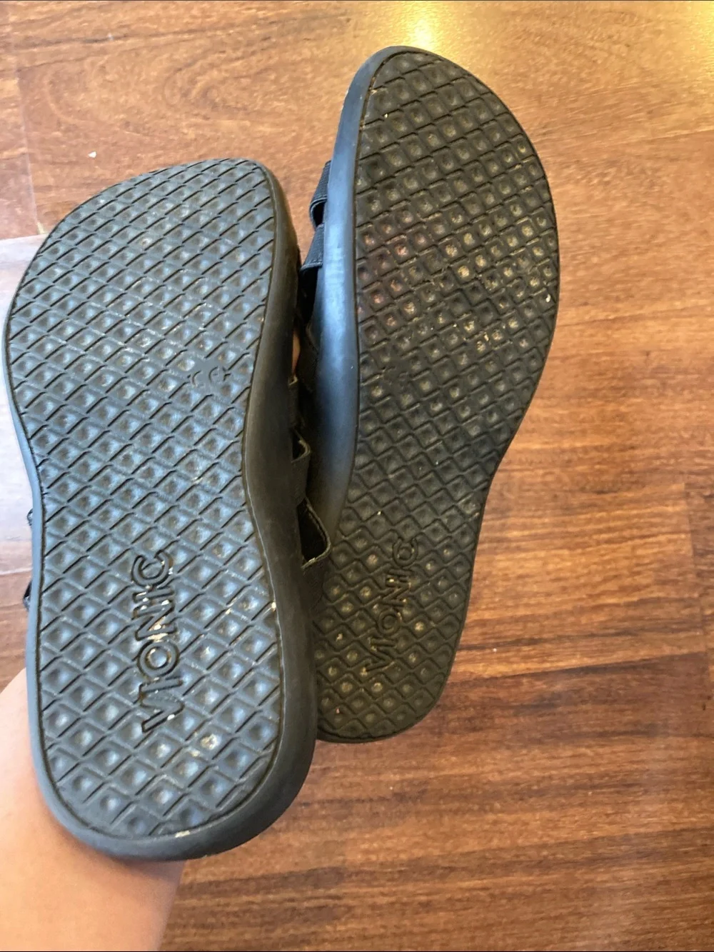 Vionic Black Strappy Slide Sandals Sz 7